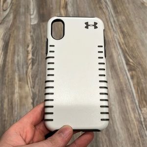 iPhone X under Armour case